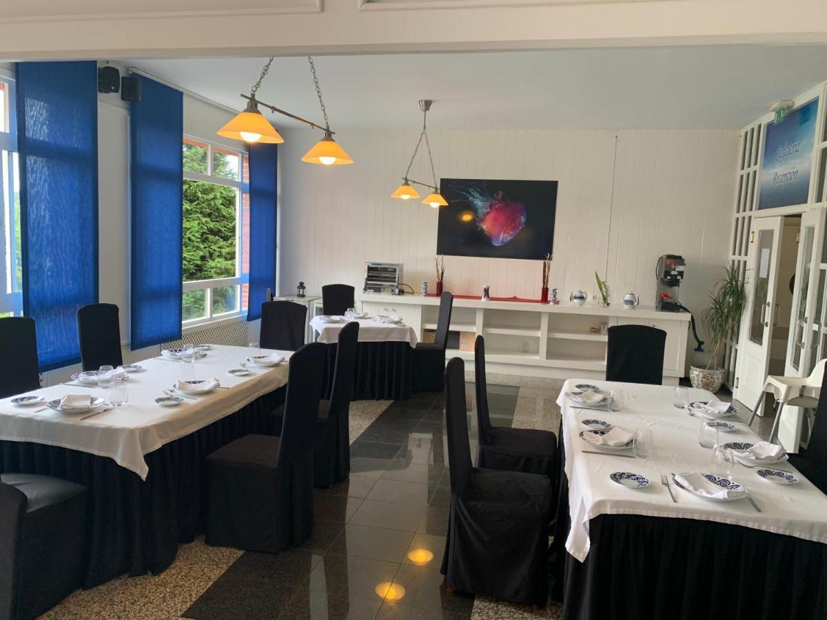 Hotel Voar Ribadeo Bagian luar foto