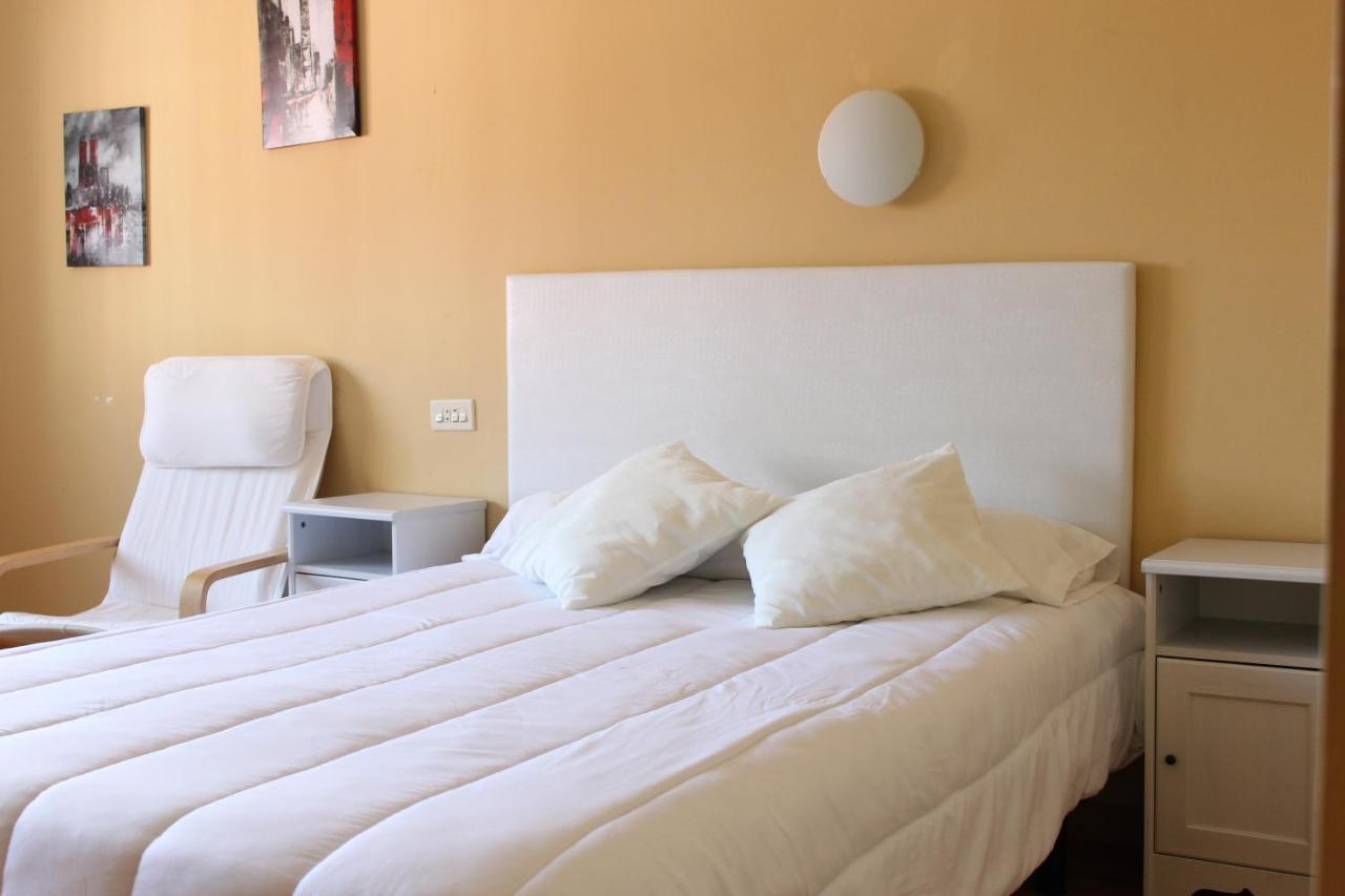 Hotel Voar Ribadeo Bagian luar foto