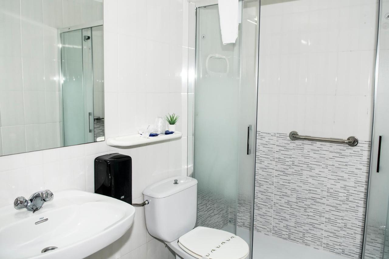 Hotel Voar Ribadeo Bagian luar foto