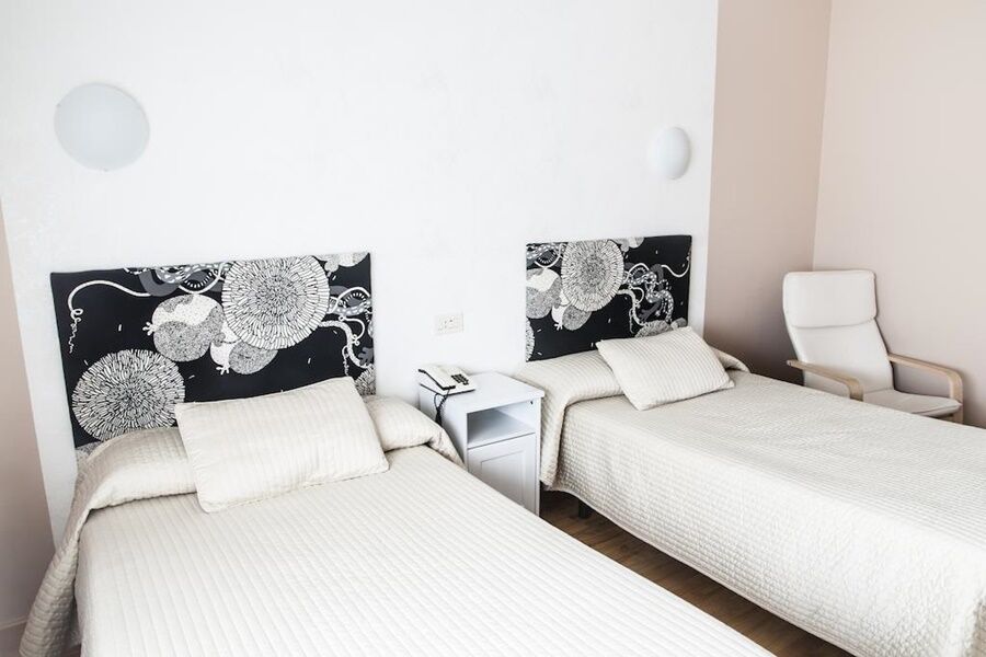 Hotel Voar Ribadeo Bagian luar foto